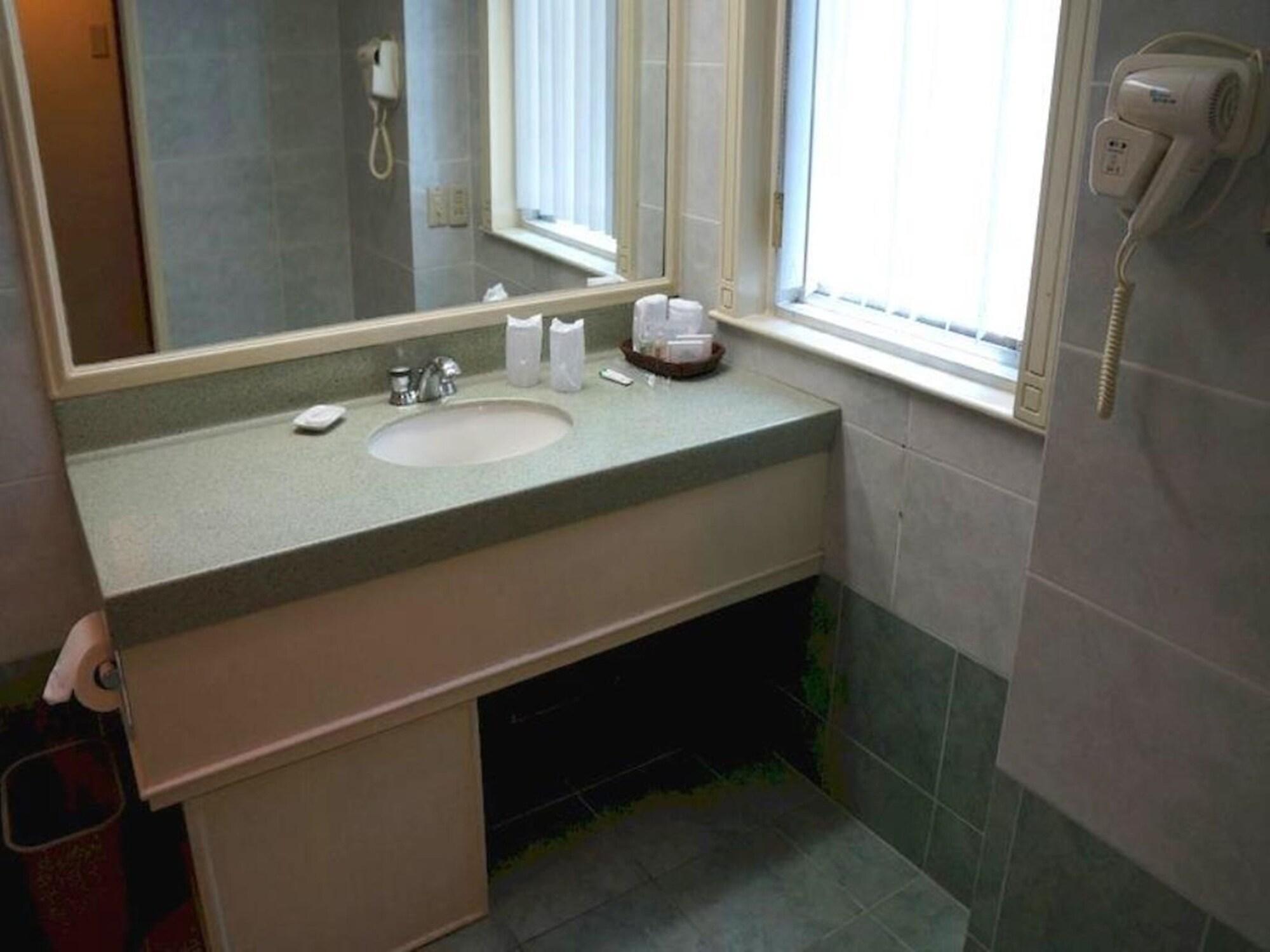 Tiara Oriental Hotel Makati City Dış mekan fotoğraf