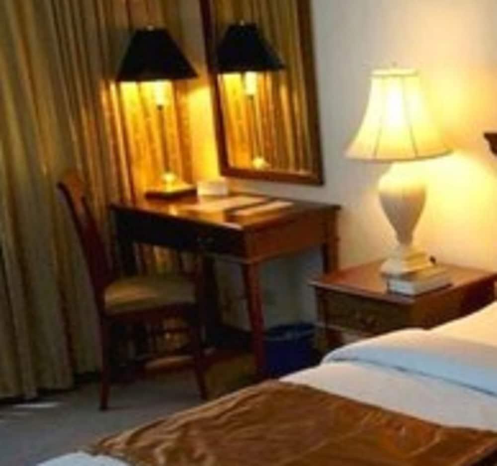 Tiara Oriental Hotel Makati City Dış mekan fotoğraf