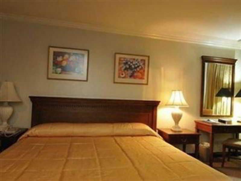 Tiara Oriental Hotel Makati City Dış mekan fotoğraf